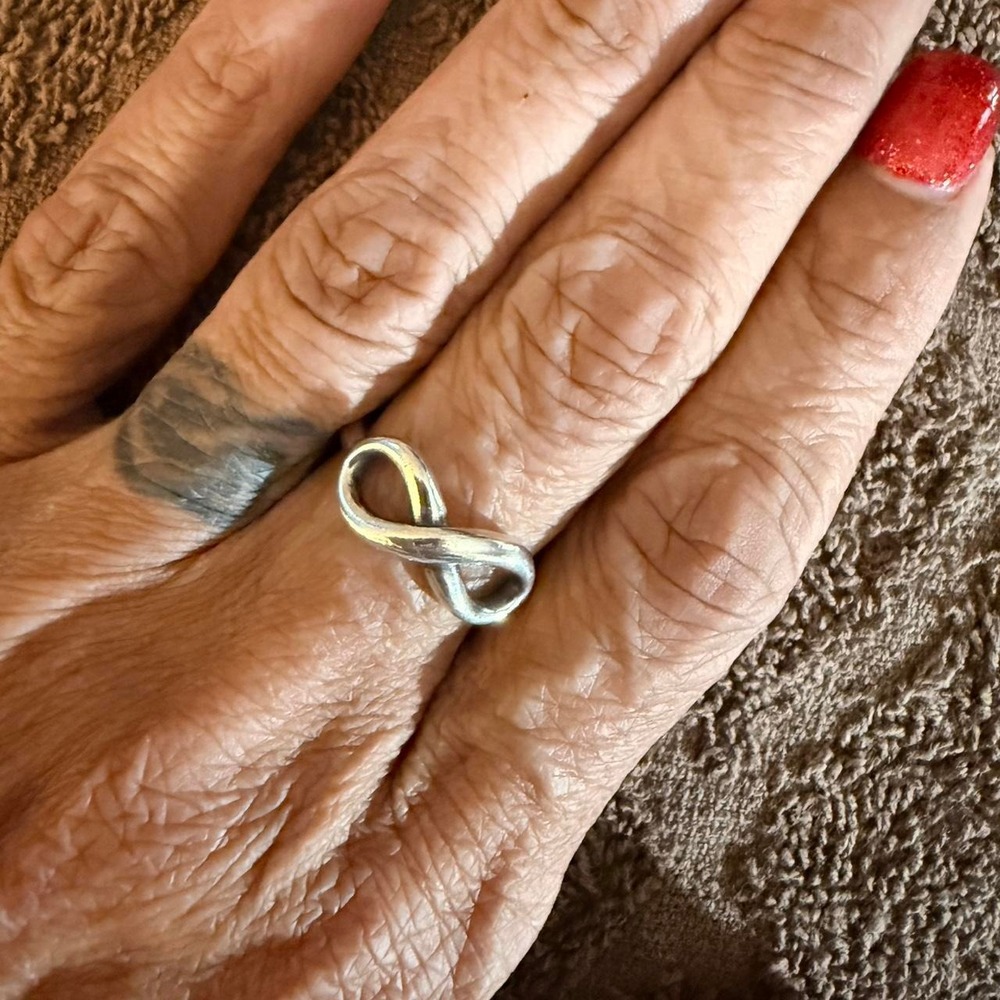 Authentic retired James Avery Infinity